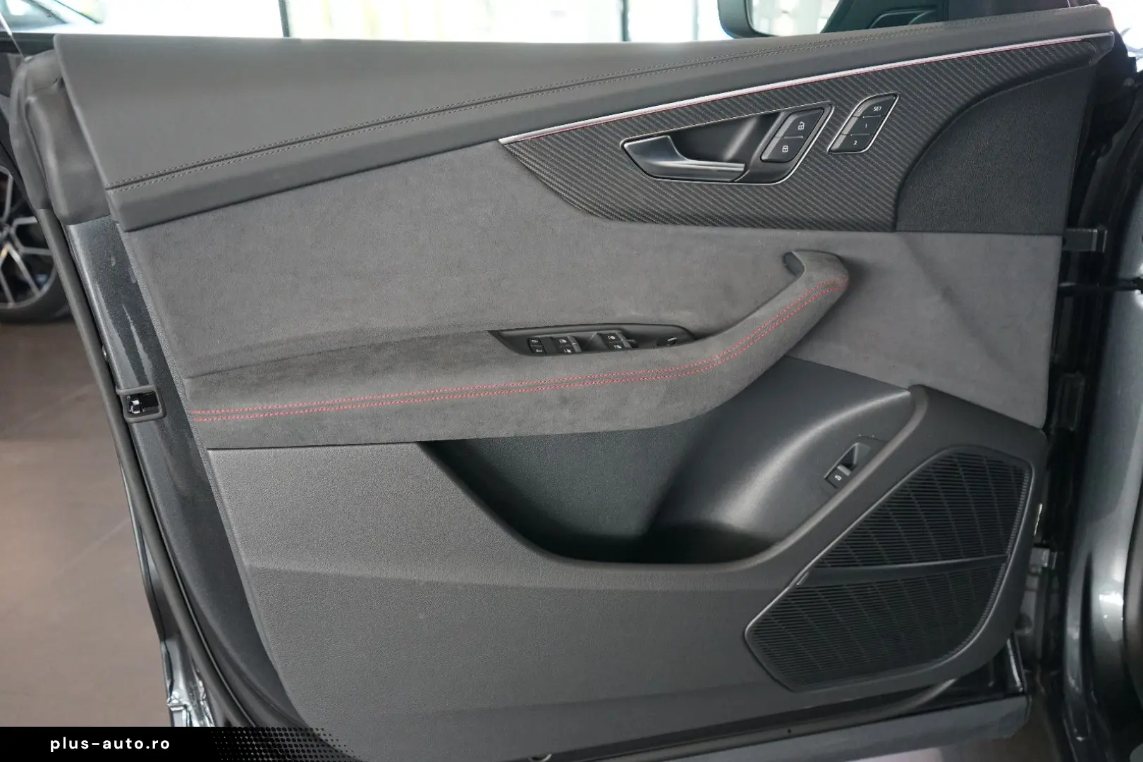 AUDI RSQ8 performance   RS-Dynamik    Pano   305 km h