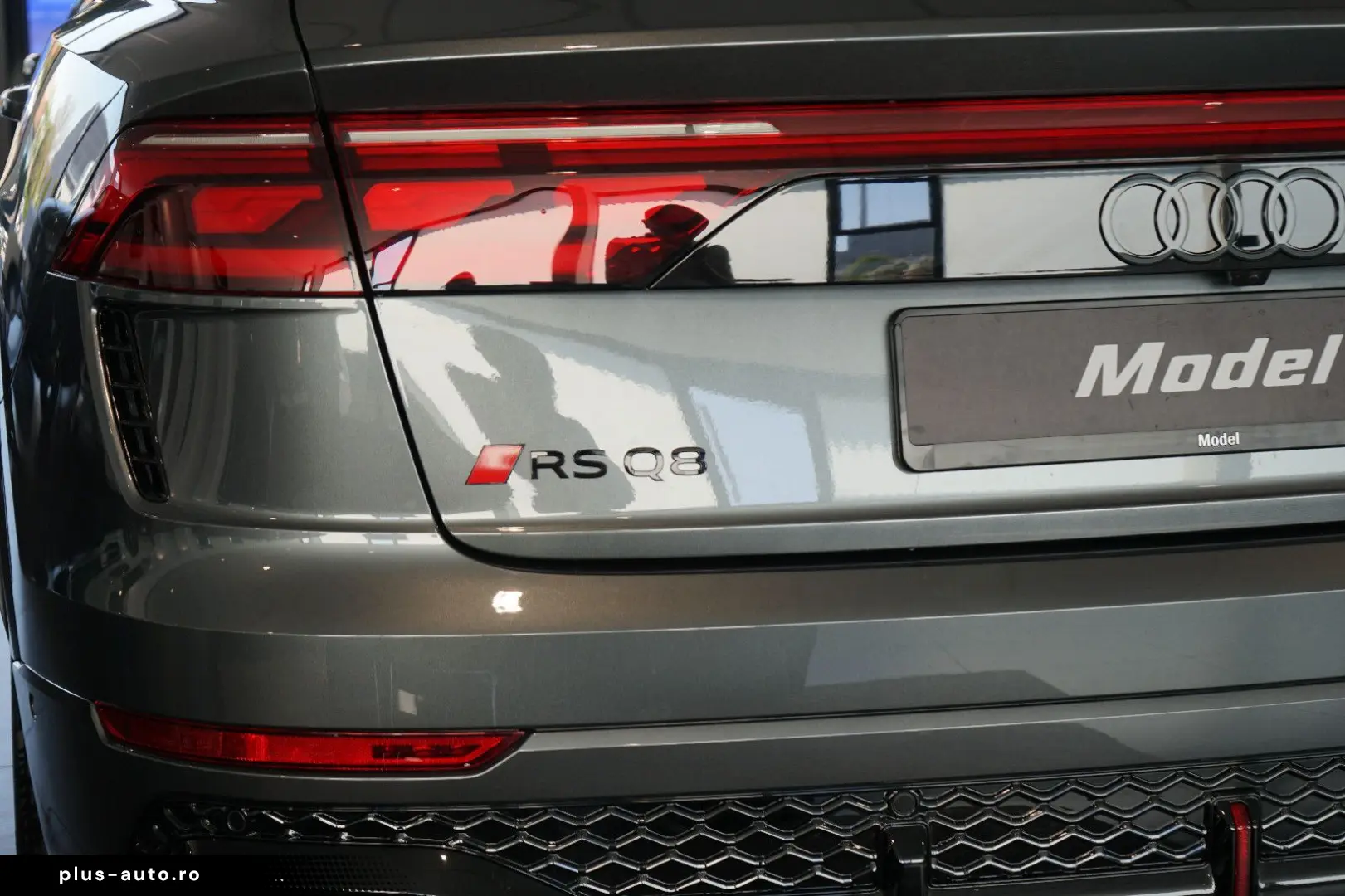AUDI RSQ8 performance   RS-Dynamik    Pano   305 km h