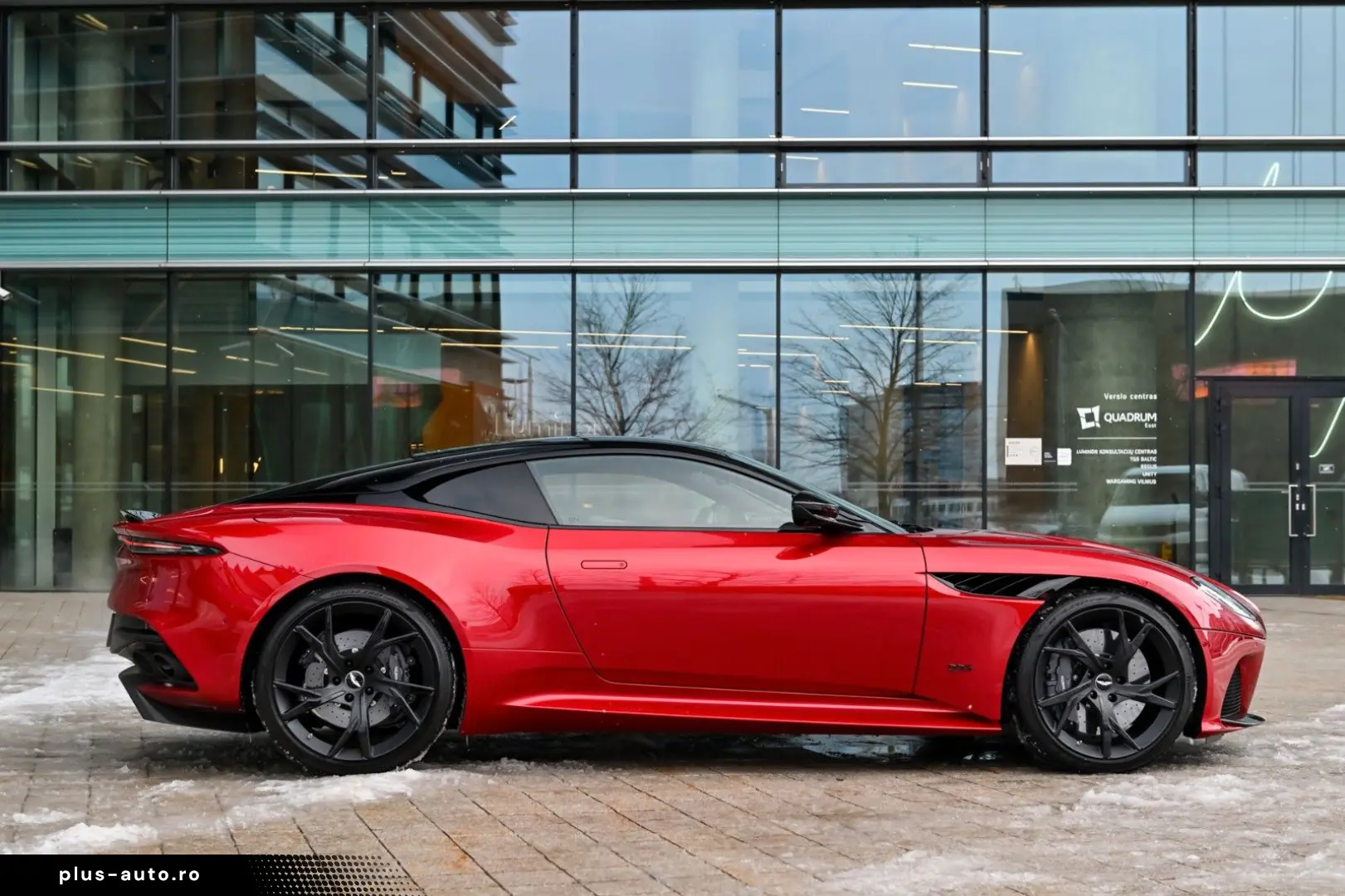 ASTON MARTIN DBS 5.2 V12