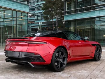 ASTON MARTIN DBS 5.2 V12