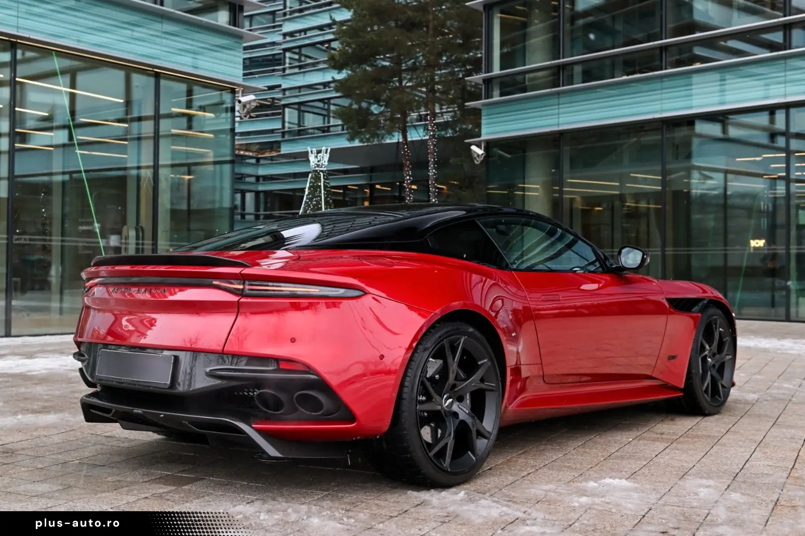 ASTON MARTIN DBS 5.2 V12