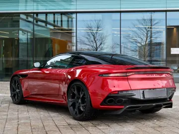 ASTON MARTIN DBS 5.2 V12