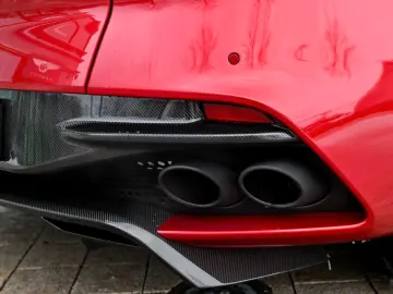ASTON MARTIN DBS 5.2 V12