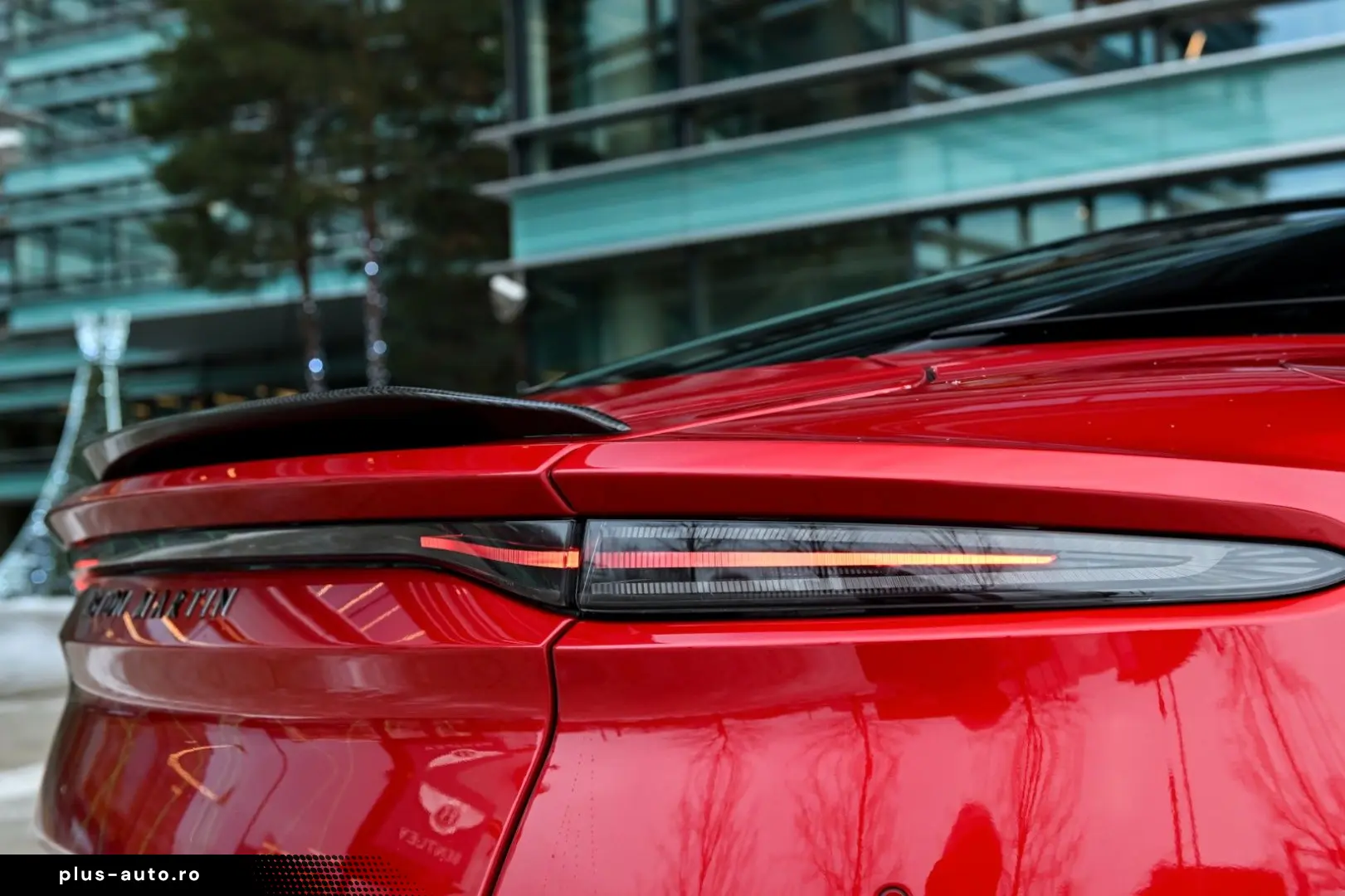 ASTON MARTIN DBS 5.2 V12