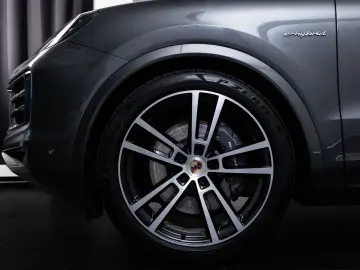 PORSCHE Cayenne Coupe E-Hybrid ACC PANO LUFT BOSE 360