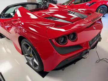 FERRARI F8 Spider DCT