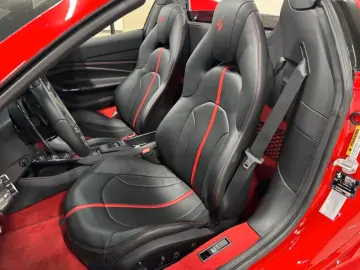 FERRARI F8 Spider DCT