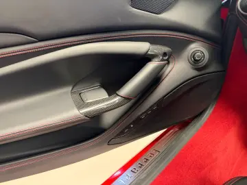 FERRARI F8 Spider DCT