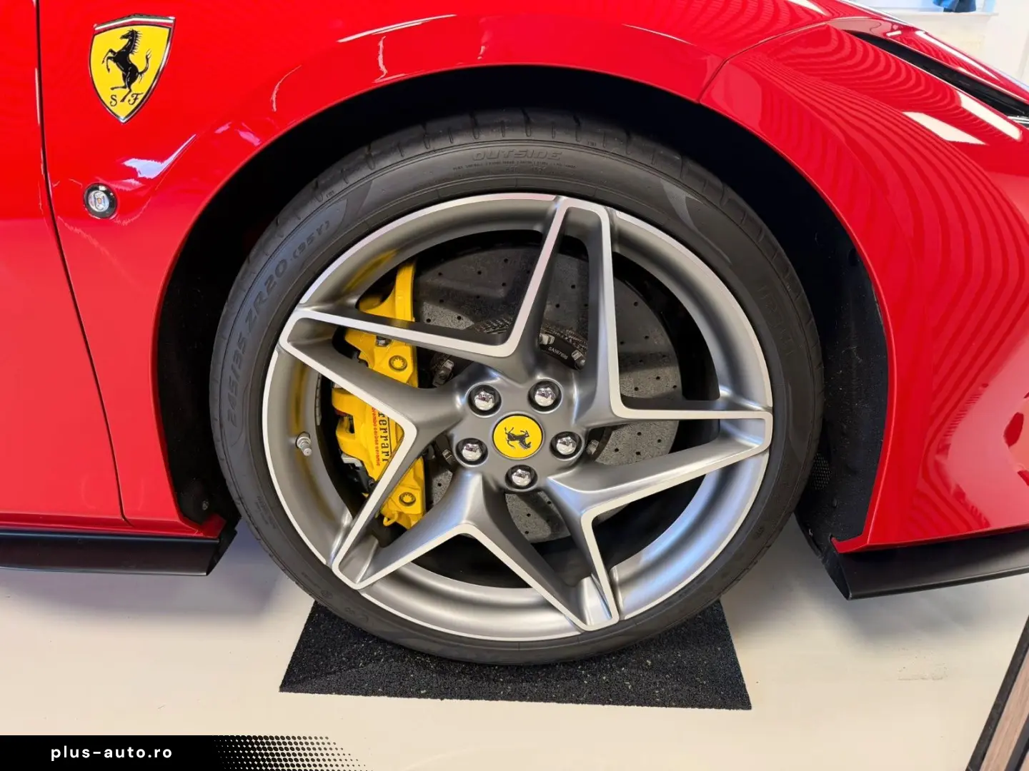 FERRARI F8 Spider DCT