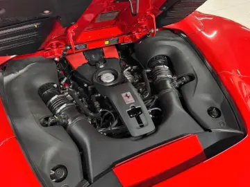 FERRARI F8 Spider DCT