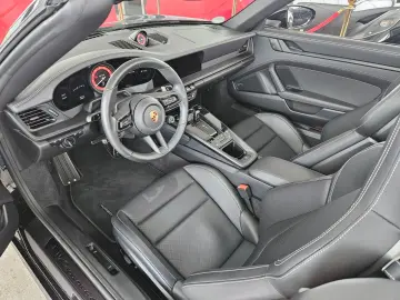 PORSCHE 992 Carrera 4 GTS Cabrio