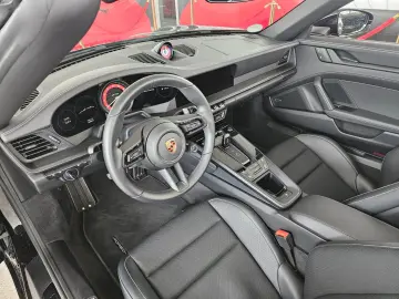 PORSCHE 992 Carrera 4 GTS Cabrio