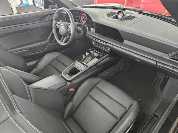 PORSCHE 992 Carrera 4 GTS Cabrio
