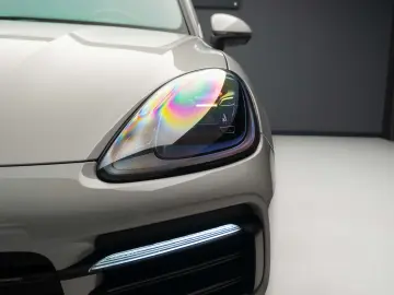 Porsche Cayenne Platinum Edition
