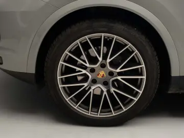 Porsche Cayenne Platinum Edition