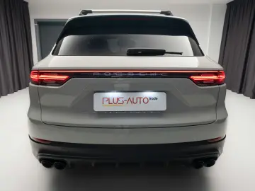 Porsche Cayenne Platinum Edition
