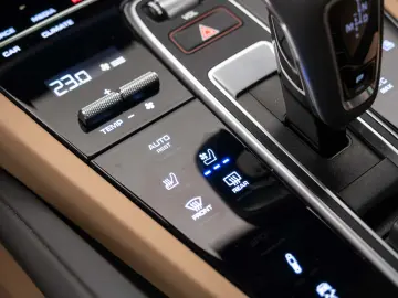 Porsche Cayenne Platinum Edition