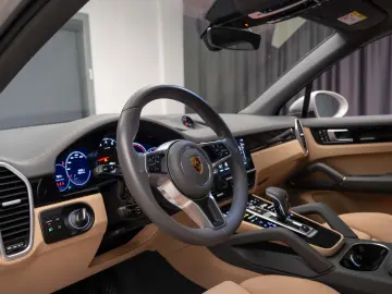 Porsche Cayenne Platinum Edition