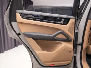 Porsche Cayenne Platinum Edition