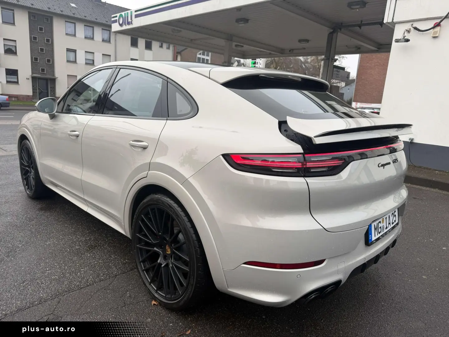 PORSCHE Cayenne GTS Coupe Pano Head-Up-ACC