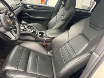 PORSCHE Cayenne GTS Coupe Pano Head-Up-ACC