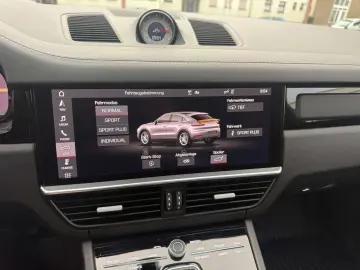 PORSCHE Cayenne GTS Coupe Pano Head-Up-ACC
