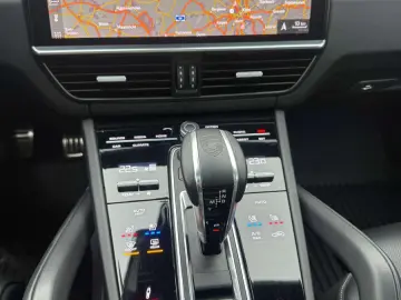 PORSCHE Cayenne GTS Coupe Pano Head-Up-ACC