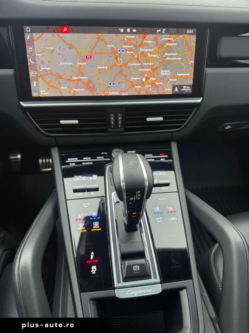 PORSCHE Cayenne GTS Coupe Pano Head-Up-ACC