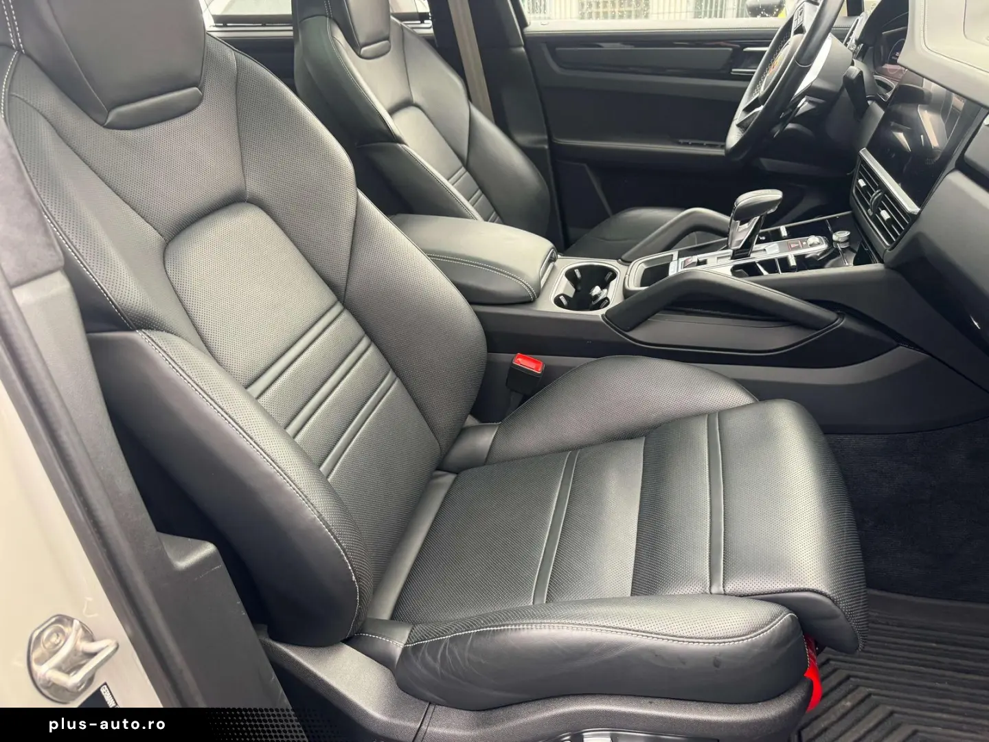 PORSCHE Cayenne GTS Coupe Pano Head-Up-ACC