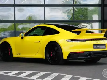 PORSCHE 911 Carrera 4 GTS   Manufaktur   BOSE