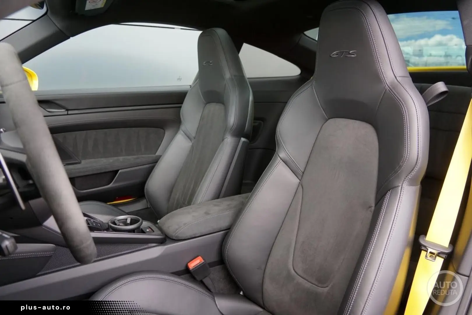 PORSCHE 911 Carrera 4 GTS   Manufaktur   BOSE