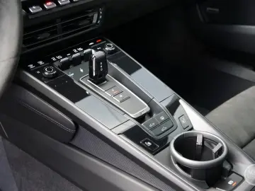 PORSCHE 911 Carrera 4 GTS   Manufaktur   BOSE