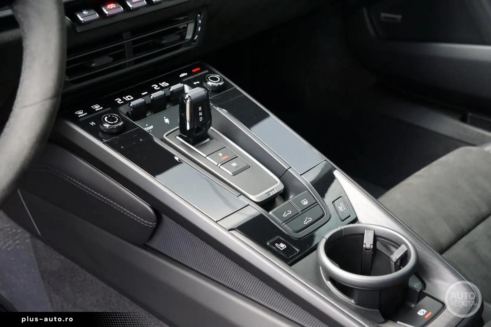 PORSCHE 911 Carrera 4 GTS   Manufaktur   BOSE