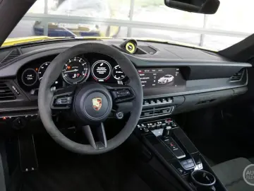 PORSCHE 911 Carrera 4 GTS   Manufaktur   BOSE