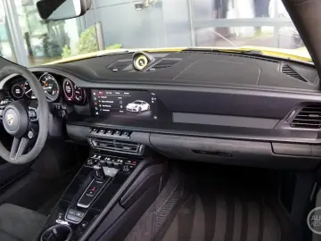 PORSCHE 911 Carrera 4 GTS   Manufaktur   BOSE