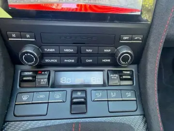 PORSCHE 718 SPYDER RS WEISSACH-PAKET CHRONO LIFT