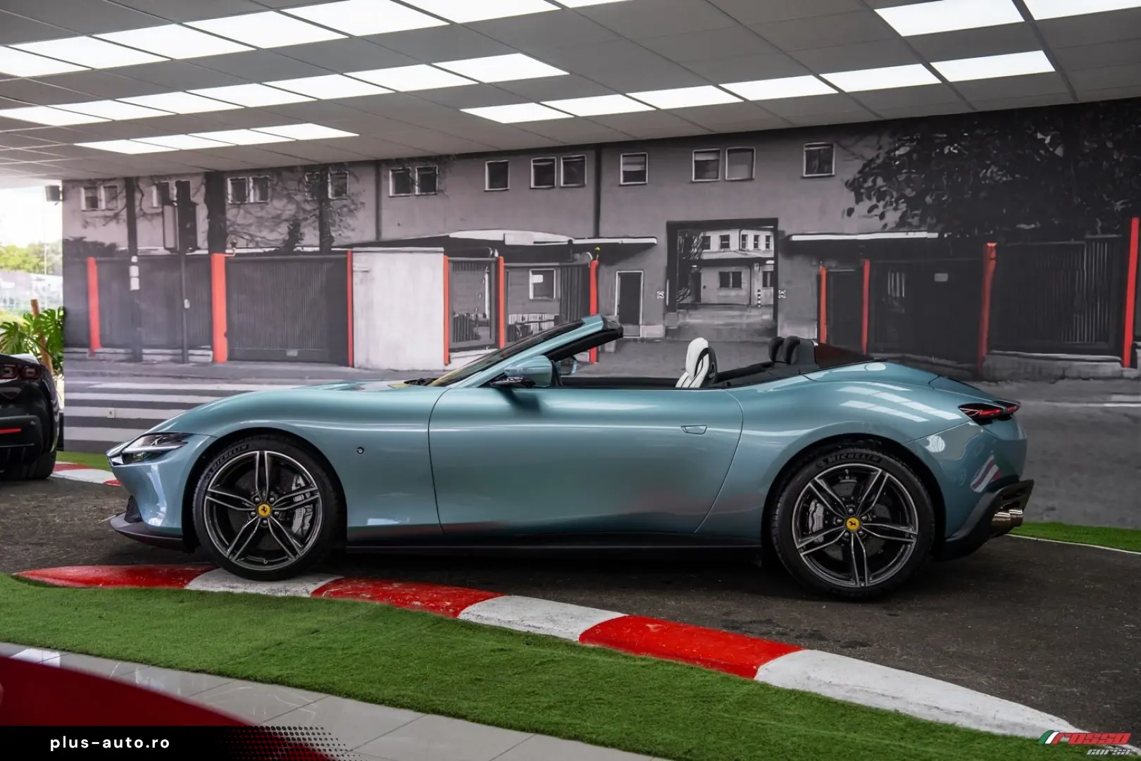 FERRARI Roma  BESPOKE CELESTE TREVI