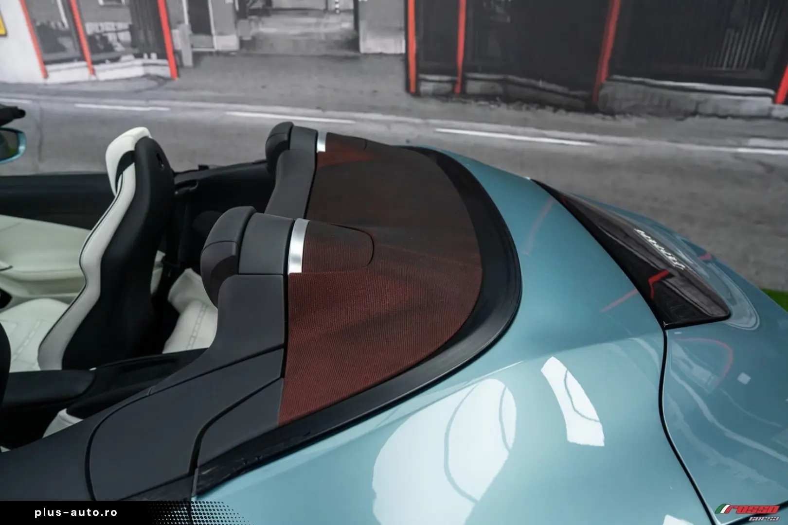 FERRARI Roma  BESPOKE CELESTE TREVI