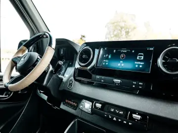 MERCEDES-BENZ Sprinter 319 CDI 4x4 Allrad VIP 8 1 To…