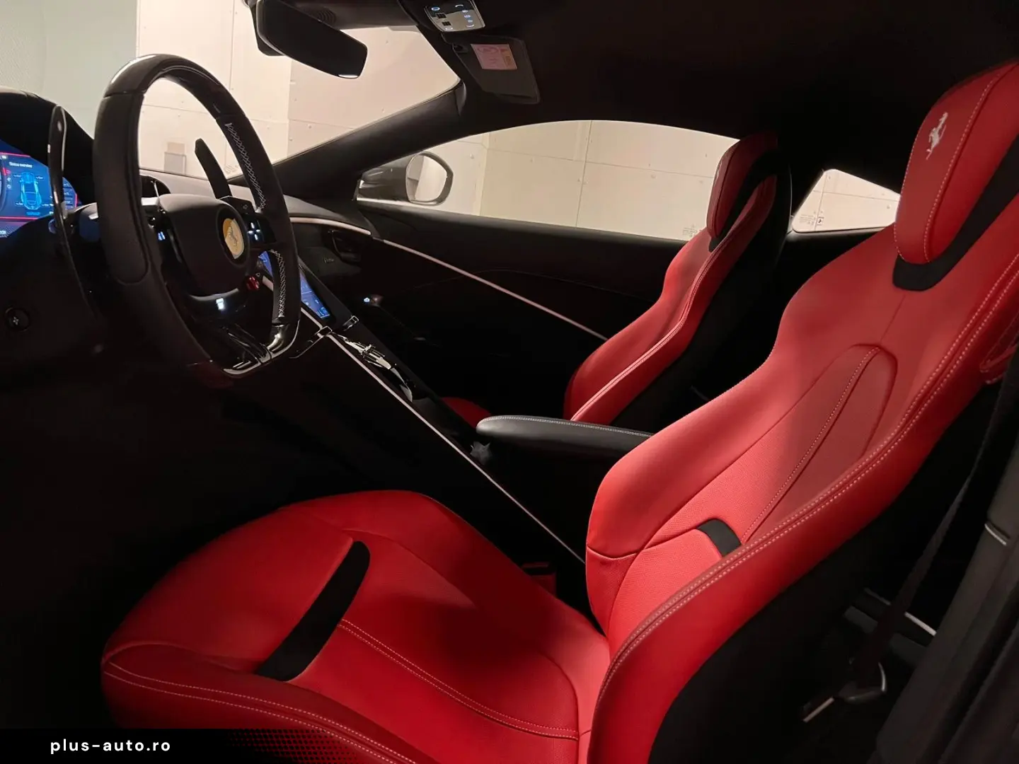 FERRARI Roma