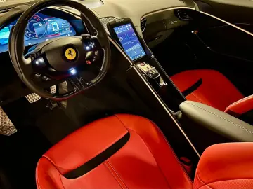 FERRARI Roma