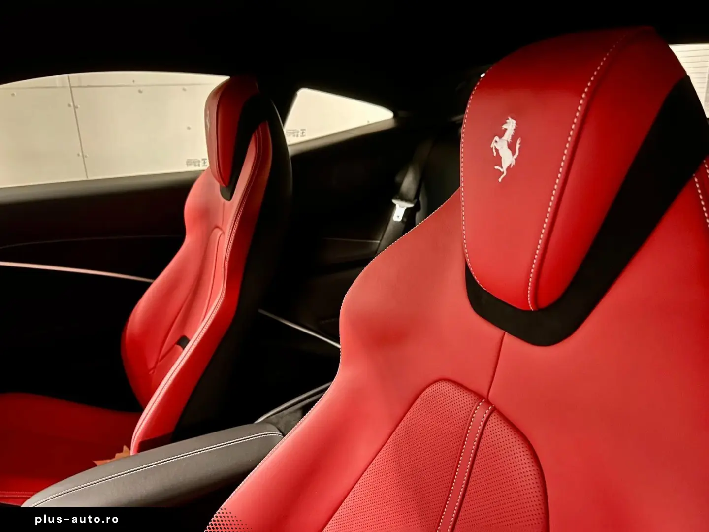 FERRARI Roma