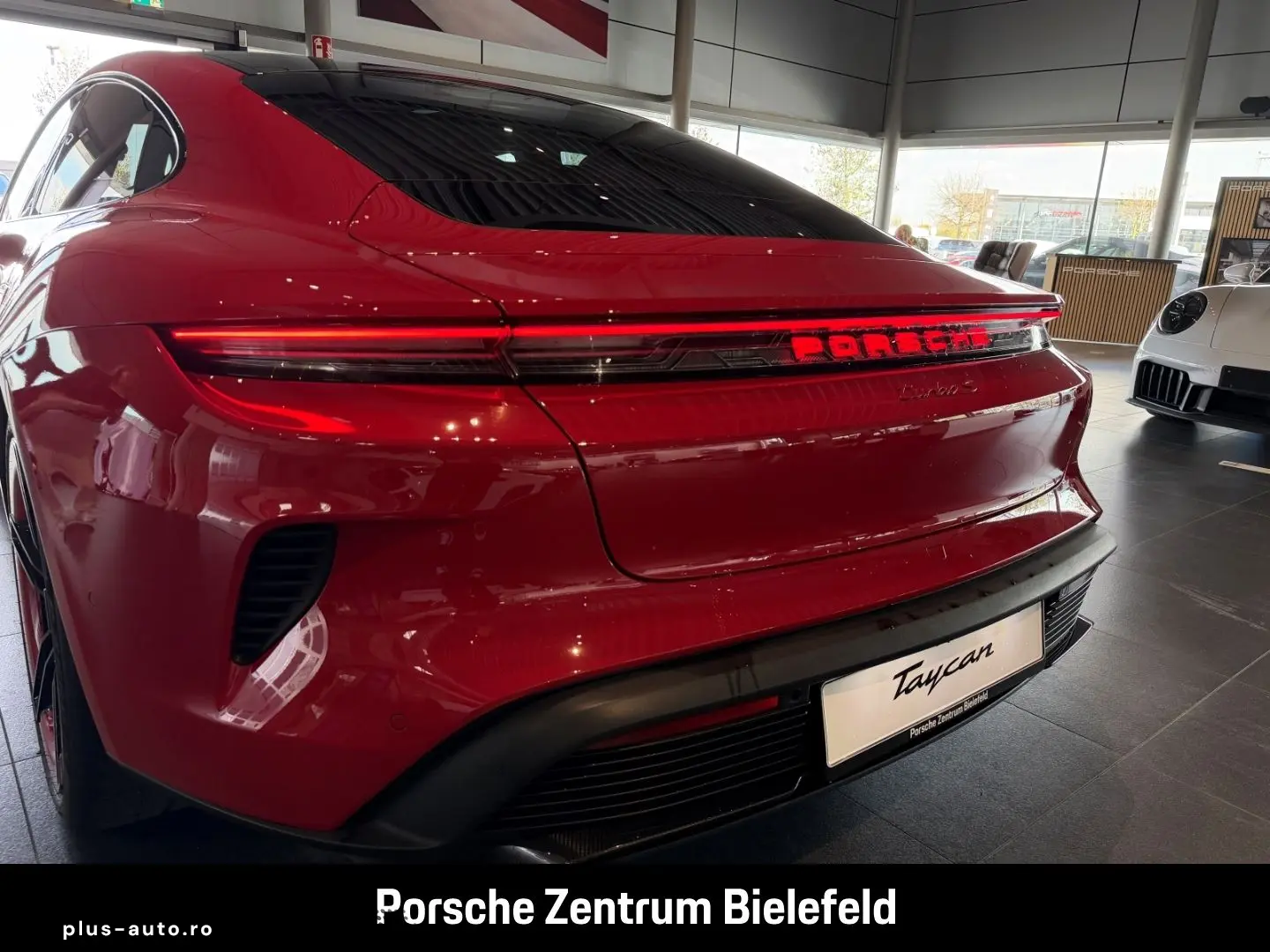 PORSCHE Taycan Turbo S Active-Ride PCCB InnoDrive Head-u