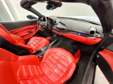 FERRARI F8 Spider DCT