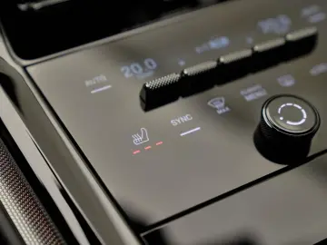 PORSCHE Panamera 2.9 4 E-Hybrid  pano  SportDesign  Bose