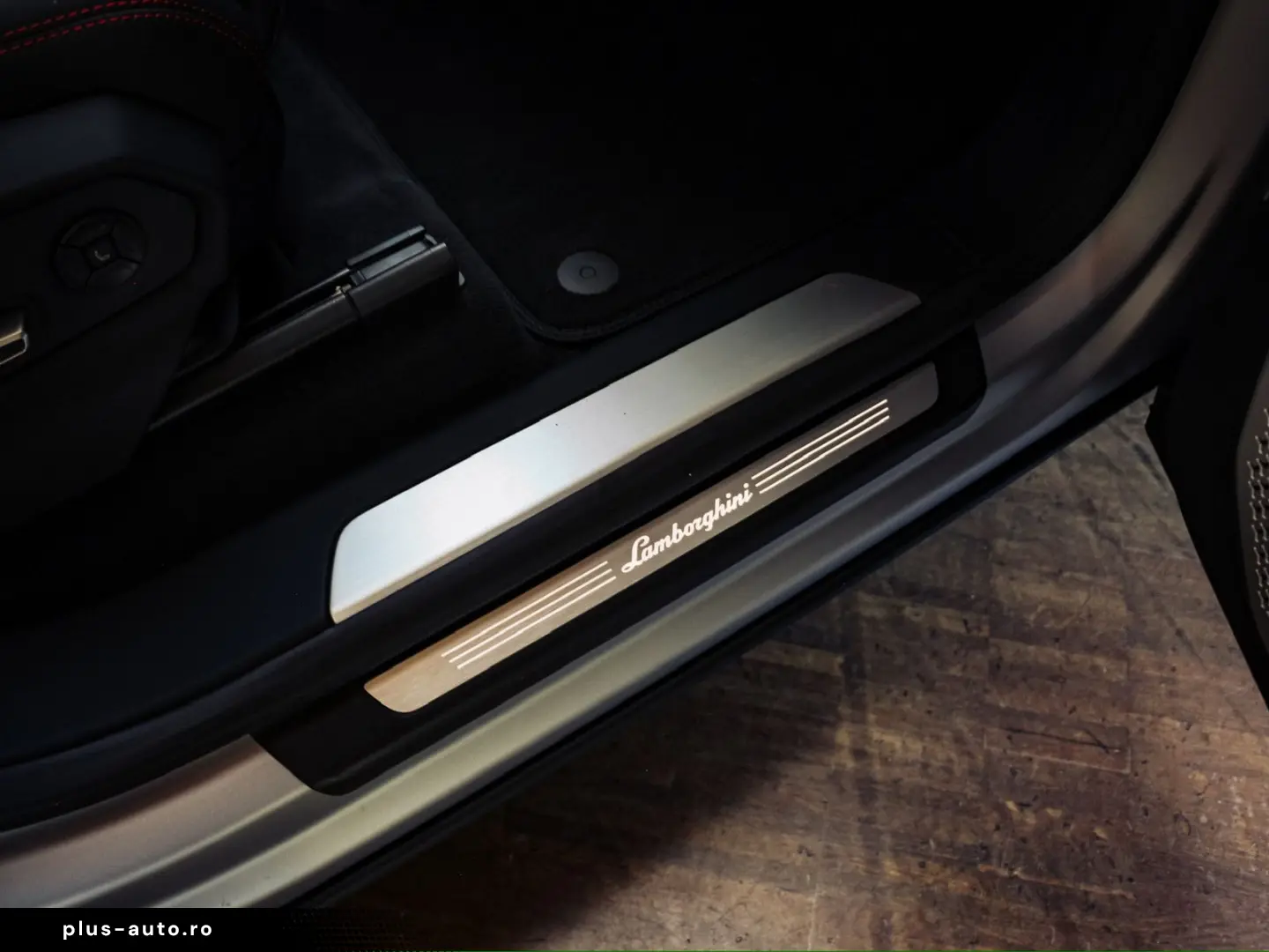 LAMBORGHINI Urus SE AKRAPOVIC  MASSAGE  NIGHT VISION  PPF