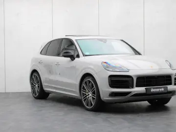 PORSCHE Cayenne Turbo S E-Hybrid  HUD  PCCB  Pano Softc.