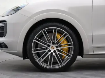 PORSCHE Cayenne Turbo S E-Hybrid  HUD  PCCB  Pano Softc.