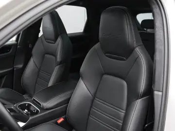 PORSCHE Cayenne Turbo S E-Hybrid  HUD  PCCB  Pano Softc.