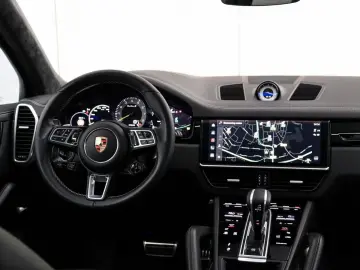 PORSCHE Cayenne Turbo S E-Hybrid  HUD  PCCB  Pano Softc.